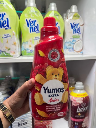 نرم کننده لباس یوموش (Yumo) مدل Extra Amber - رایحه گرم اَمبر (60 بار شستشو) - 1.44 لیتری
