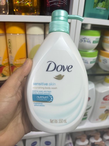 شامپو بدن داو (Dove) مخصوص پوستهای حساس حجم 550 میلیلیتر