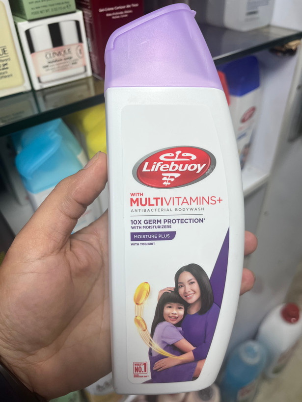 شامپو بدن آنتیباکتریال لایفبوی (Lifebuoy) مدل Moisture Plus حاوی عصاره ماست حجم 300 میلیلیتر