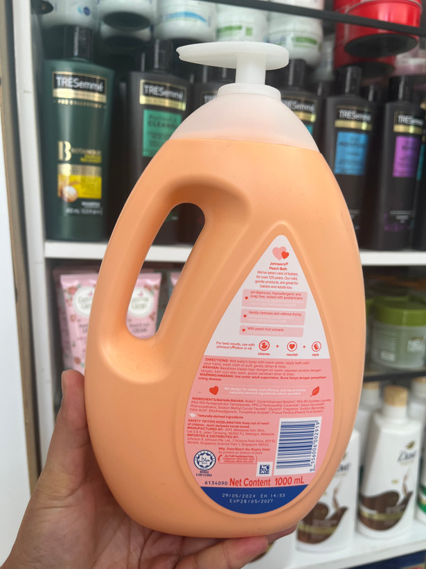 شامپو بدن بچه جانسون (Johnsons) مدل Peach Bath حاوی عصاره هلو حجم 1000 میلی لیتر