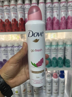 اسپری ضدتعریق زنانه داو مدل Go Fresh (گو فرش) - رایحه انار و لیمون وربنا - بدون الکل (حجم ۲۵۰ میل)
