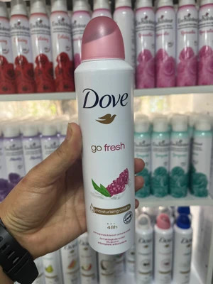 اسپری ضدتعریق زنانه داو مدل Go Fresh (گو فرش) - رایحه انار و لیمون وربنا - بدون الکل (حجم ۲۵۰ میل)